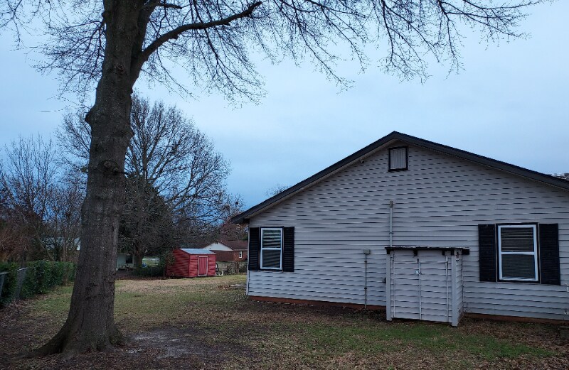 Building Photo - 126 Foxwood Cir