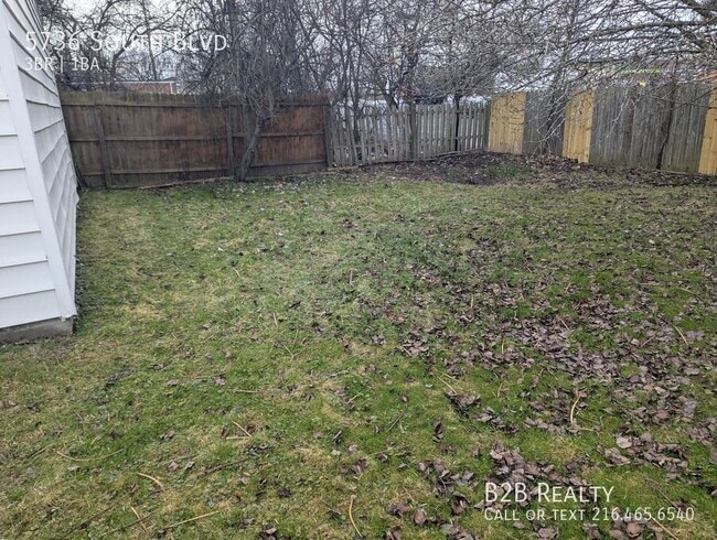 Building Photo - 5736 South Blvd