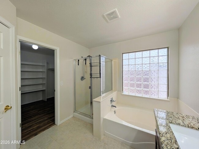 Building Photo - 15748 W Paradise Ln