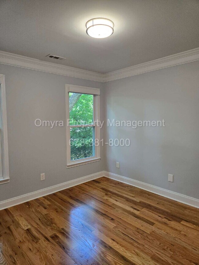 Building Photo - Gorgeous 3 Bedroom House in Atlanta!