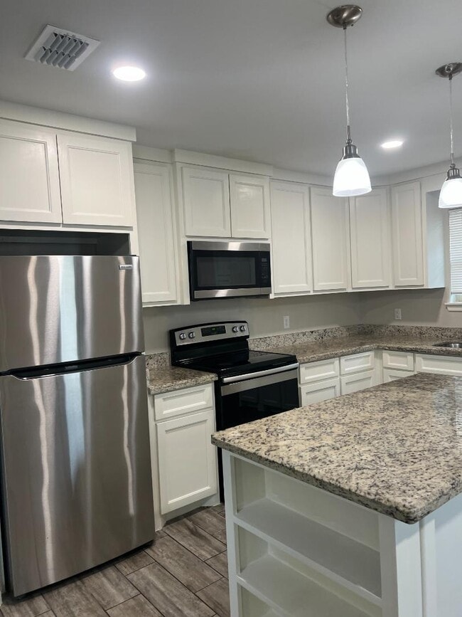 Building Photo - 1309 Alta Vista Dr