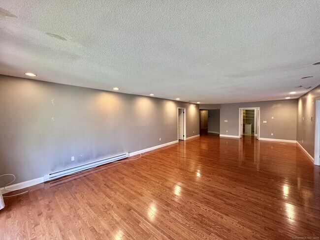 Building Photo - 795 Prospect Ave