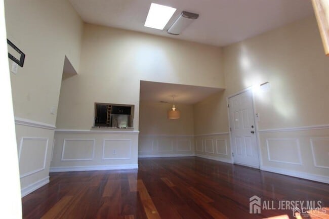 Building Photo - 208 Ravens Crest Dr