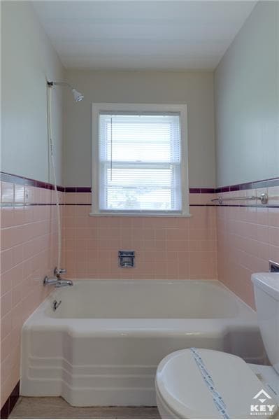 Building Photo - 209 S Custer Ave