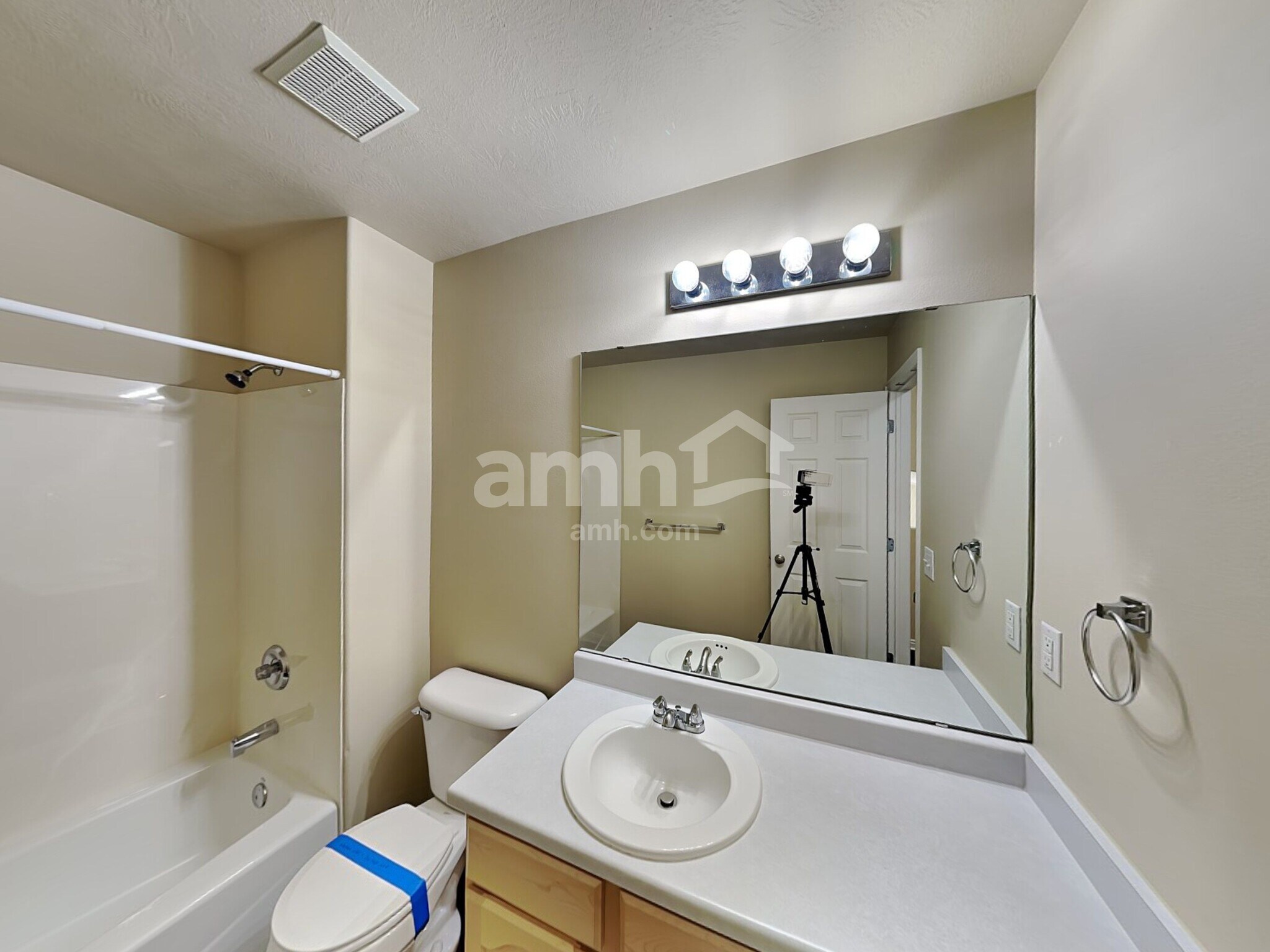 Building Photo - 1526 N 250 W