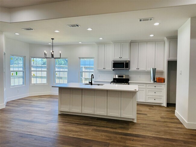 Building Photo - 8437 Winthrop Ln