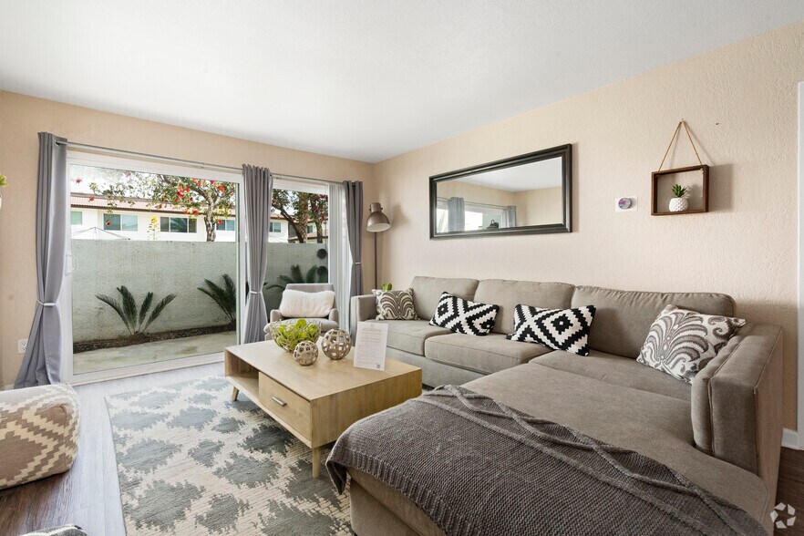 Primary Photo - University Riverside Gardens - Near UCR