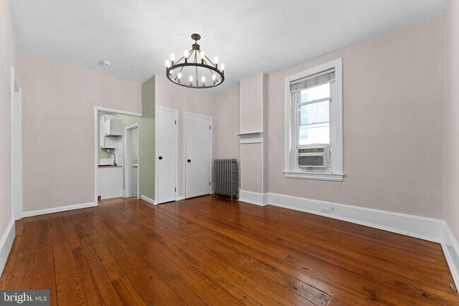 Building Photo - 345 Hall St