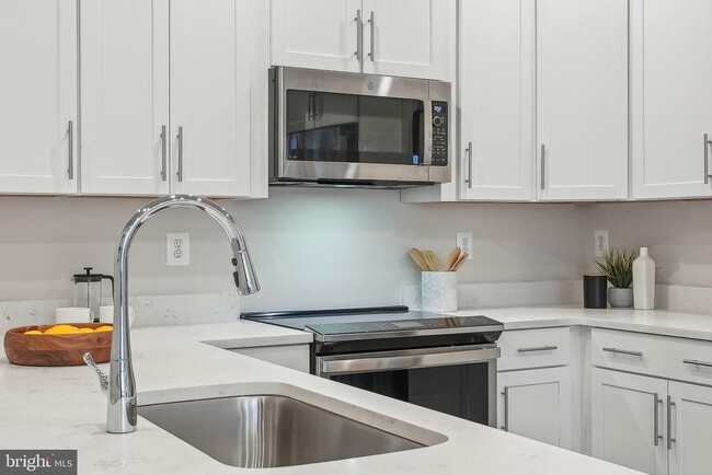 Building Photo - 44603 Wolfhound Sq