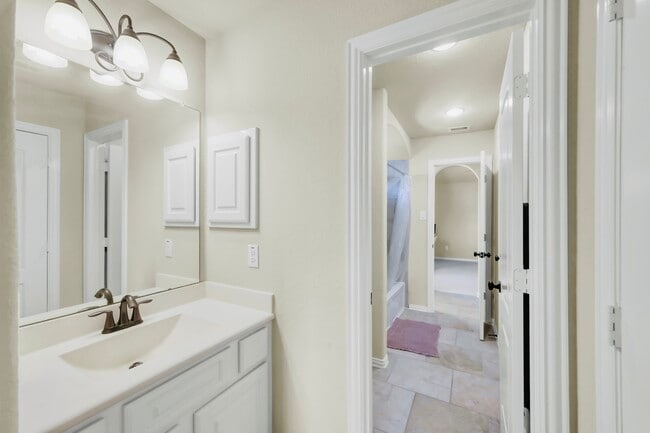 Building Photo - 34 Langstone Place