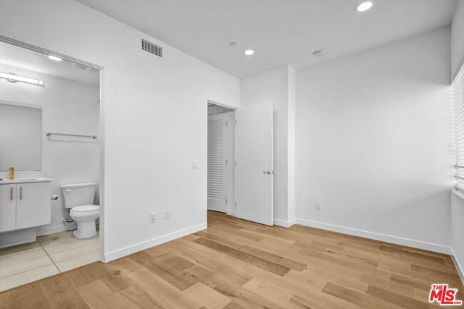 Building Photo - 1240 Gordon St