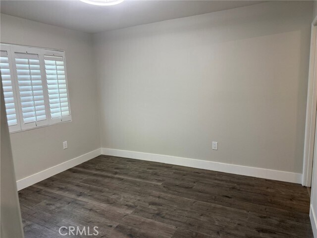 Building Photo - 1488 Bussey St W