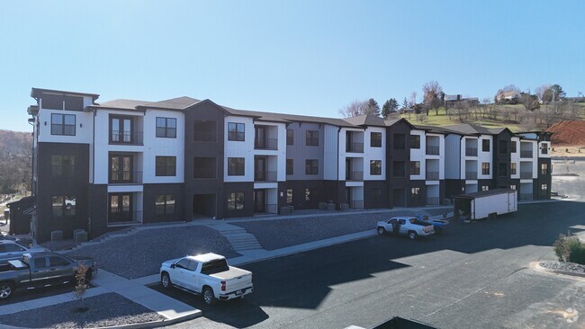 Building Photo - Monte Vista