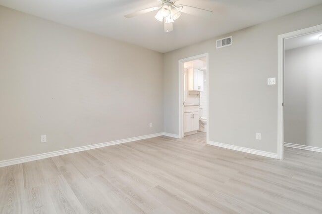 Building Photo - 5076 Matilda St