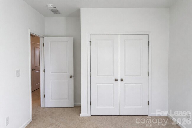 Building Photo - 9458 Senator Royall Dr