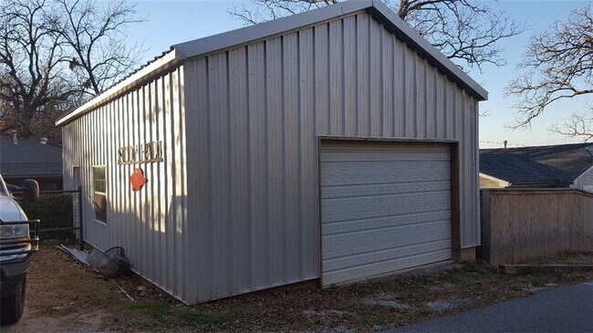 Building Photo - 926 Garland Ave