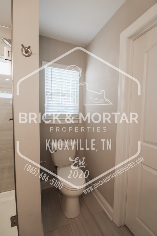 Building Photo - 1669 Spring Berry Ln