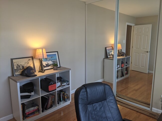 Building Photo - 2089 S Deframe St