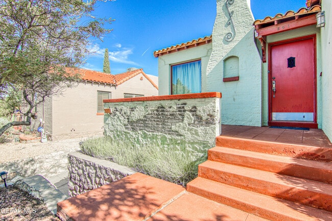 Building Photo - 801 McKelligon Dr
