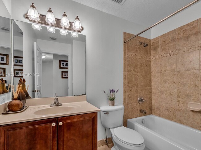 Building Photo - 9719 Darlington Pl