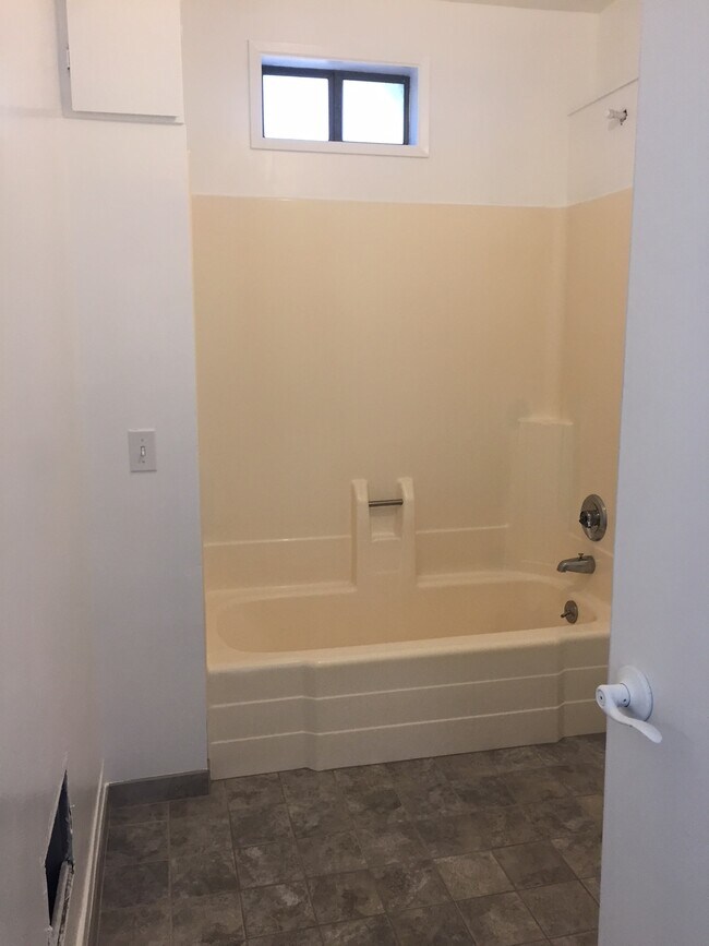 Bathroom - 2351 SE 51st Ave
