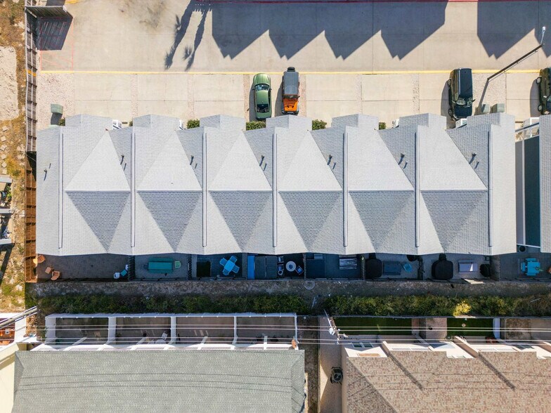 Building Photo - 15213 Beach Way Dr