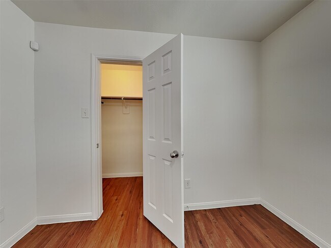 Building Photo - 2710 Bammelwood Dr