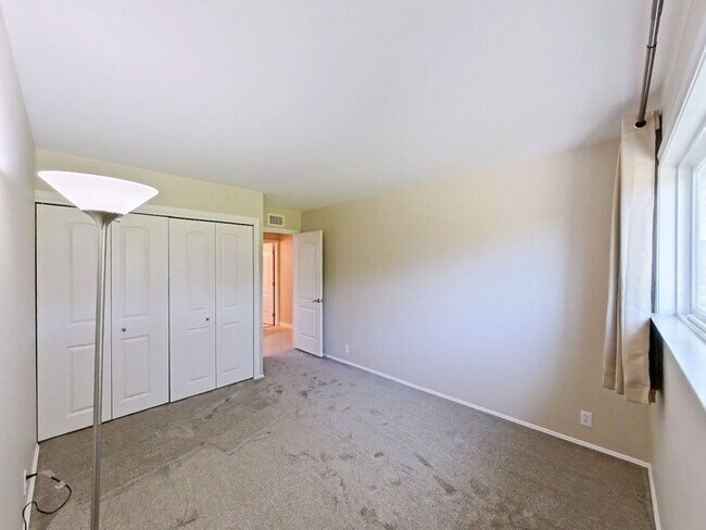Building Photo - 4 Bedrooms | 2 Bathrooms | 1,574 Sq Ft | Single-Family Home