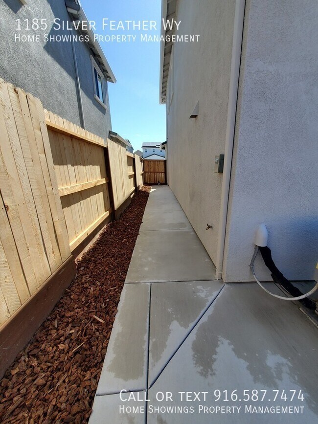 Building Photo - 1185 Silver Feather Wy