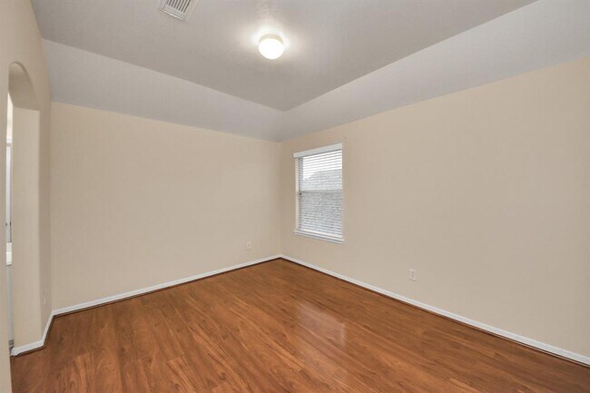 Building Photo - 930 Allisa St