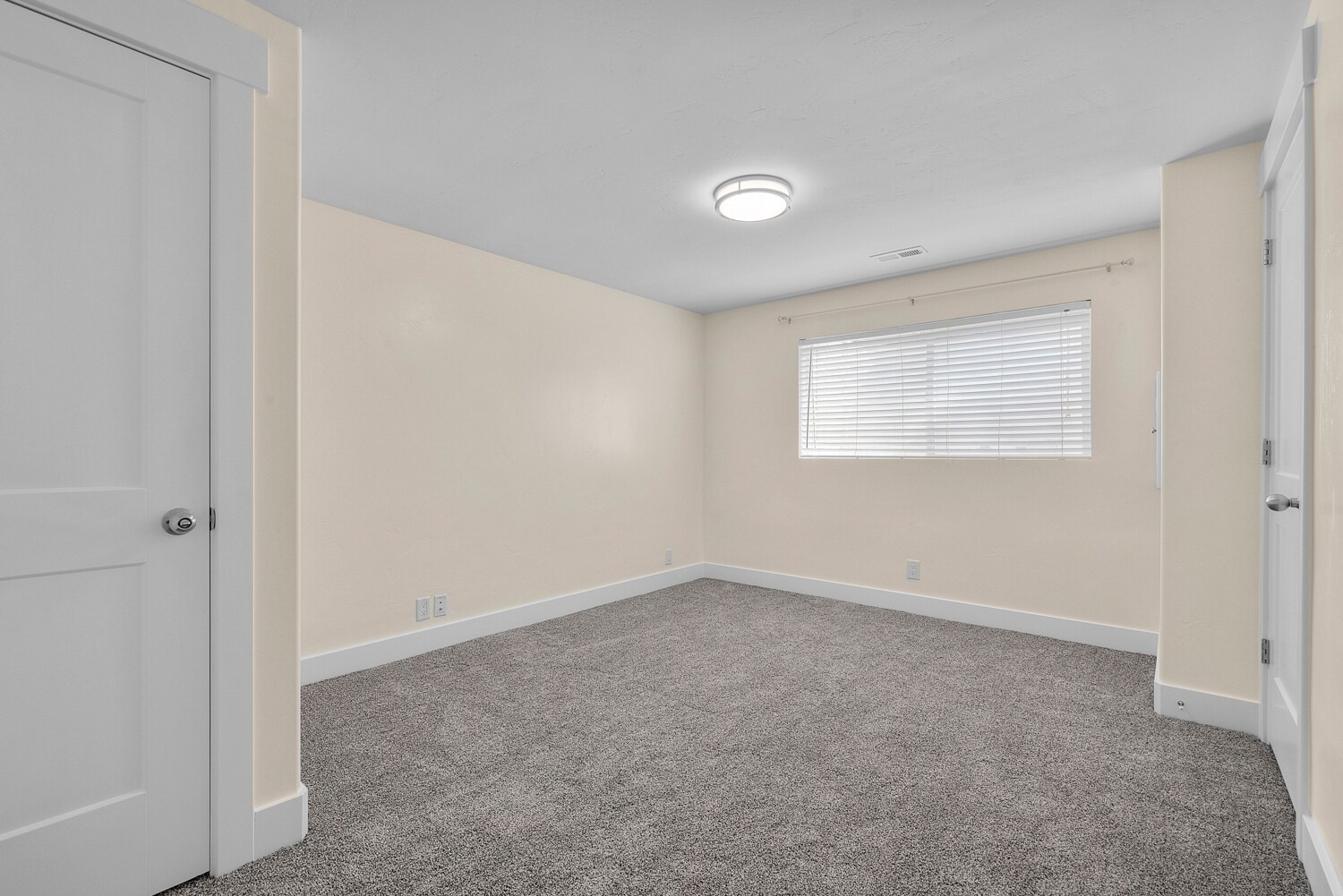 Building Photo - 10454 S Golden Willow Dr