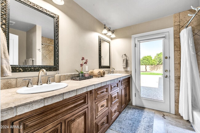 Building Photo - 8532 E San Bruno Dr