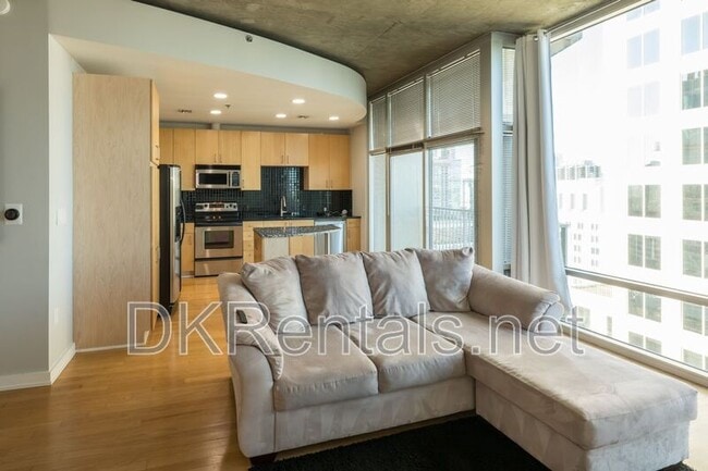 Building Photo - 943 Peachtree St NE