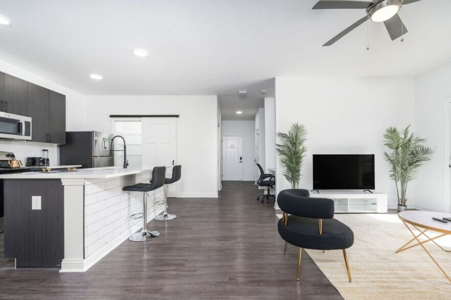 Building Photo - 5821 Elevated Way