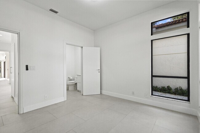 Building Photo - 4798 NW 25th Way