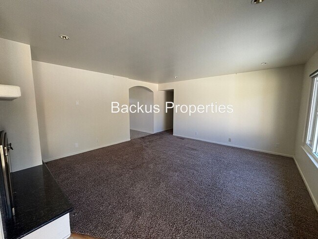 Building Photo - 209 La Mesa Dr