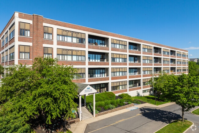 Building Photo - Bridgeview
