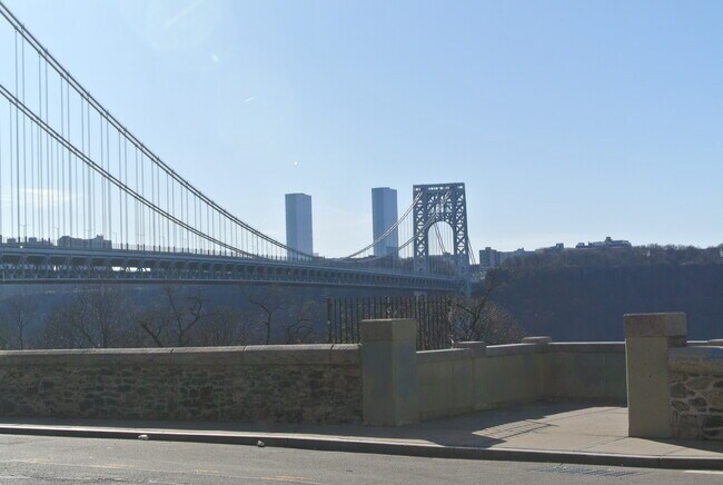 Building Photo - 867 W 181st St