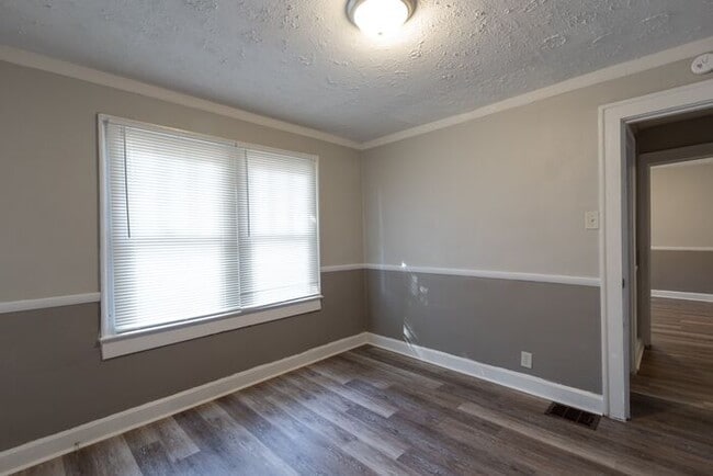 Building Photo - 1419 W 22nd St