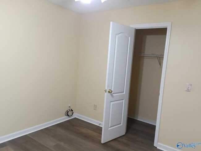 Building Photo - 217 Falcon Ridge Dr