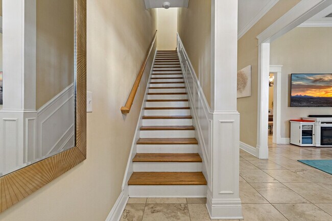 Building Photo - 611 S Orleans Ave