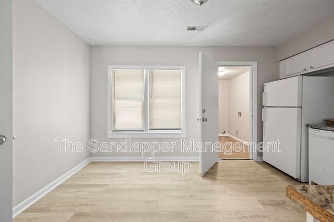 Building Photo - 119 Langley Dr