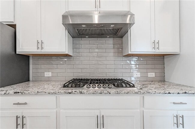 Building Photo - 5051 Pinckney Ln