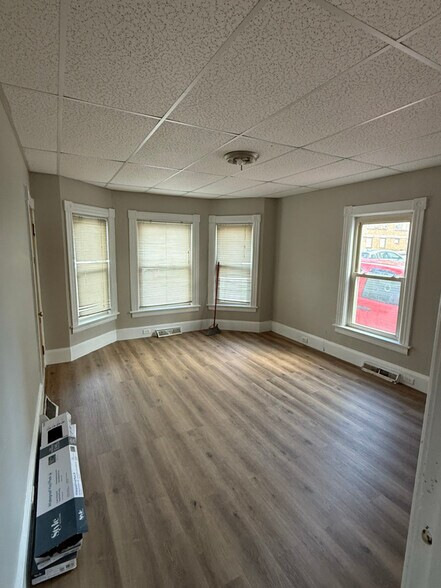 Primary Photo - 56 Laval St