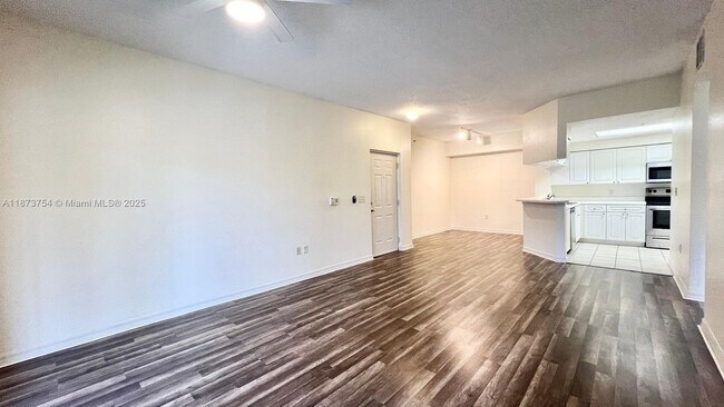Building Photo - 3019 Alcazar Pl