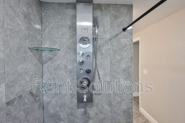 Building Photo - 12870 101st Way N