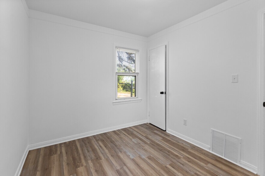 Building Photo - 11336 Minock St