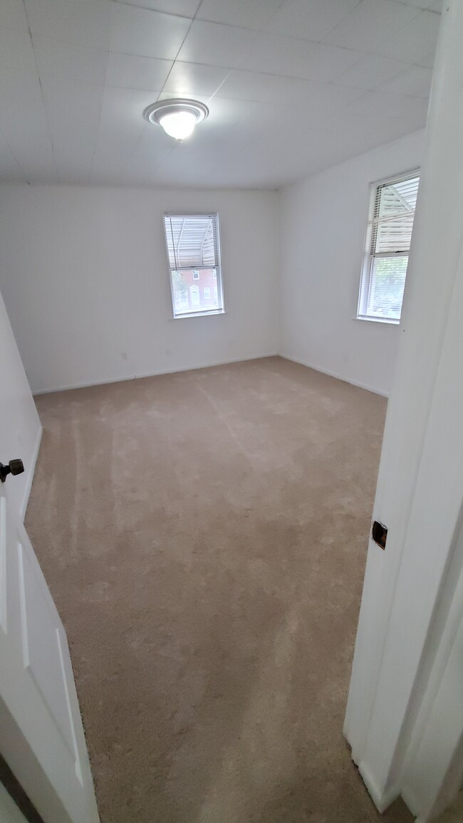 Huge master bedroom - 3121 Liberty Pky