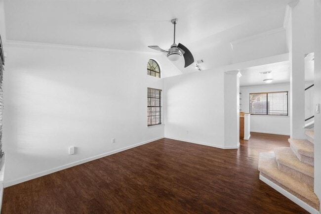 Building Photo - 12800 Meehan Dr