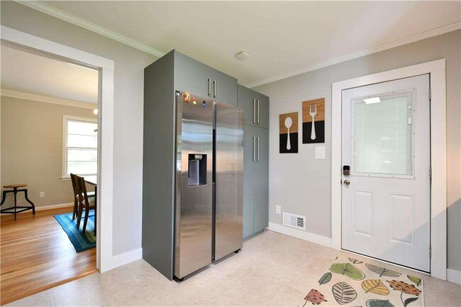 Building Photo - 2877 Cartwright Dr